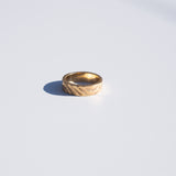 SCULPTED WEDDING BAND